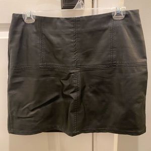 Black leather skirt, size: large